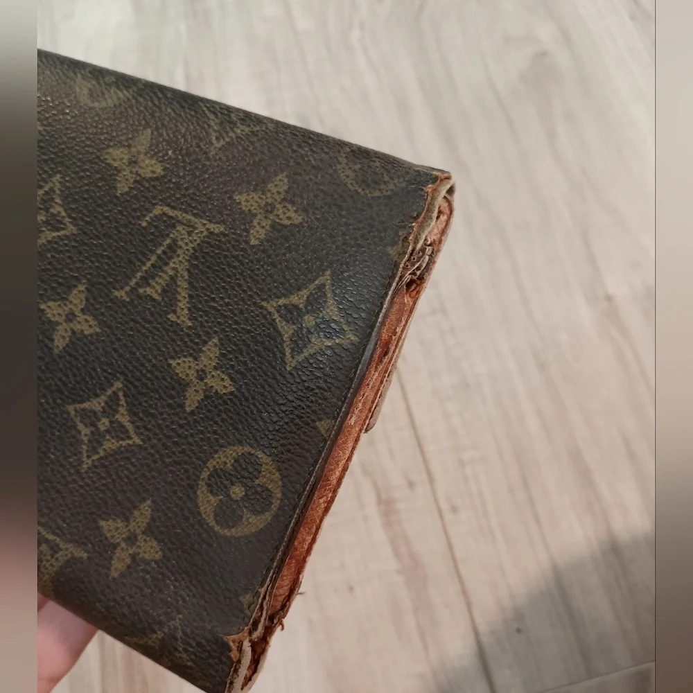 Louis Vuitton Monogram Sarah Long Trifold Wallet
